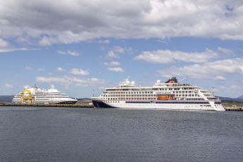 Ushuaia, Argentina.- El puerto de la ciudad de Ushuaia (foto), en Tierra del Fuego, y el de la ciudad de Buenos Aires compiten con el de Río de Janeiro, en Brasil, por convertirse en los mejores de Sudamérica en una encuesta organizada por un sitio especializado de la actividad.