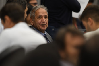 Buenos Aires.- En la foto tomada el 11 de enero de 2024, el plenario de comisiones de la Cámara de Diputados retomó hoy el análisis del proyecto de ley de "Bases y Puntos de Partida para la Libertad de los Argentinos" tras un cuarto intermedio dispuesto anoche por pedido de los bloques de Unión por la Patria (UxP) y la UCR, y oposición de los legisladores de La Libertad Avanza (LLA), que querían que pretendían continuar los debates