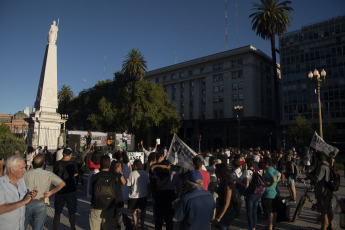 Buenos Aires, Argentina.- En las fotos tomadas el 20 de febrero del 2024, en la Plaza de Mayo se realizó un festival en apoyo de Julian Assange, quien presentó este martes, en el Tribunal Superior de Londres, el que podría ser su último recurso judicial en el Reino Unido contra su extradición a Estados Unidos, que le acusa de 18 delitos de espionaje y piratería informática por revelaciones de su portal WikiLeaks.