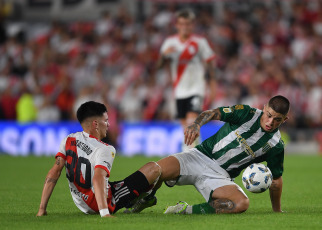 Buenos Aires, Argentina.- En las fotos tomadas el 18 de febrero del 2024, durante el partido River vs. Banfield, por el Grupo B de la Copa de la Liga en el Monumental. River y Banfield igualaron 1 a 1. Braian Galván y Pablo Solari marcaron los goles del encuentro.