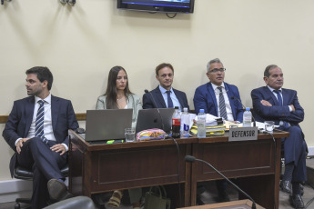 Buenos Aires, Argentina.- En las fotos tomadas el 5 de febrero del 2024, el exsenador y tres veces gobernador de Tucumán, José Alperovich, durante el juicio en el que está acusado de distintos hechos de abuso sexual denunciados por su sobrina y empleada. El ex mandatario se enfrenta a una pena de hasta 15 años de cárcel en un juicio que se extenderá por varios meses, con la declaración de más de 80 testigos. La próxima audiencia será el 15 de febrero.