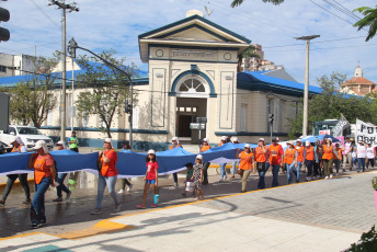 Formosa, Argentina.- En las fotos tomadas el 26 de febrero del 2024, docentes participan de un paro nacional de la Confederación de Trabajadores de la Educación de la República Argentina (Ctera) en rechazo al ajuste económico del Gobierno nacional y en demanda de una mejor oferta salarial.