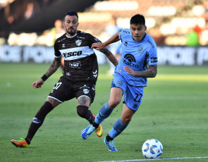 Buenos Aires, Argentina.- En las fotos tomadas el 15 de febrero del 2024, durante el partido entre Platense y Belgrano de Córdoba, en un partido válido por la quinta fecha de la Zona B de la Copa de la Liga Profesional en Vicente López. Platense y Belgrano igualaron 1 a 1. Así, el "Calamar" quedó en noveno puesto de la Zona B y el ‘Pirata’ en el penúltimo, sin conocer la victoria.