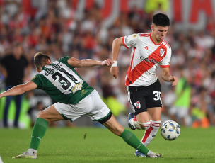 Buenos Aires, Argentina.- En las fotos tomadas el 18 de febrero del 2024, durante el partido River vs. Banfield, por el Grupo B de la Copa de la Liga en el Monumental. River y Banfield igualaron 1 a 1. Braian Galván y Pablo Solari marcaron los goles del encuentro.