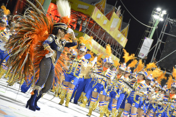 Corrientes, Argentina.- En las fotos tomadas el 13 de febrero del 2024, muestra la fiesta de Carnaval en la Capital de Corrientes que impulsó el turismo, al punto que la ocupación hotelera ascendió al 100% en la primera quincena de febrero, informaron fuentes municipales, con visitantes que, además, colman las playas y "generan un movimiento económico importante en la ciudad".