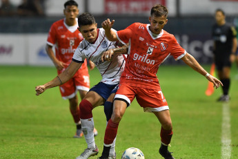 Buenos Aires, Argentina.- En las fotos tomadas el 28 de febrero del 2024, durante el partido entre San Lorenzo e Independiente de Chivilcoy en el estadio Centenario de Quilmes. San Lorenzo venció 1-0 a Independiente de Chivilcoy y avanzó a los 16avos de final de la Copa Argentina. Con un gol de Cristian Tarragona, a los 15 minutos del complemento.