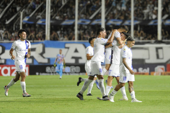 Santiago de Estero, Argentina.- En las fotos tomadas el 2 de febrero del 2024, durante el partido entre Central Córdoba y Godoy Cruz, por la Copa de la LPF 2024 en el estadio Alfredo Terrera. Godoy Cruz de Mendoza consiguió su segundo triunfo al hilo tras vencer como visitante a Central Córdoba, de Santiago del Estero, por 2 a 0.