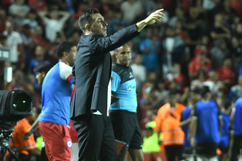 Buenos Aires, Argentina.- En las fotos tomadas el 26 de febrero del 2024, durante el partido entre Argentinos Juniors y Platense en un partido correspondiente a la fecha 7 de la Copa de la Liga en el estadio Diego Armando Maradona. Argentinos Juniors venció 3-1 a Platense, y lidera la Zona A de la Copa de la Liga Profesional.