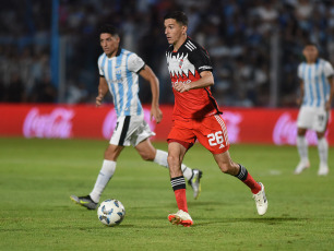 Tucumán, Argentina.- En las fotos tomadas el 14 de febrero del 2024, durante el partido entre Atlético Tucumán y River Plate en un partido por la quinta fecha de la Zona A de la Copa de la Liga Profesional de Fútbol de Primera División en el estadio José Fierro. River Plate igualó como visitante ante Atlético Tucumán 0 a 0.