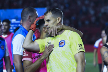 Buenos Aires, Argentina.- En las fotos tomadas el 26 de febrero del 2024, durante el partido entre Argentinos Juniors y Platense en un partido correspondiente a la fecha 7 de la Copa de la Liga en el estadio Diego Armando Maradona. Argentinos Juniors venció 3-1 a Platense, y lidera la Zona A de la Copa de la Liga Profesional.