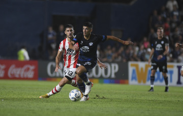 Mendoza, Argentina.- En las fotos tomadas el 15 de febrero del 2024, durante el partido entre Independiente Rivadavia de Mendoza e Instituto de Cordoba, en un partido válido por la quinta fecha de la Zona B de la Copa de la Liga Profesional en el estadio Bautista Gargantini. Instituto de Córdoba logró una victoria como visitante ante Independiente Rivadavia de Mendoza por 2 a 0 y alcanzó a River Plate en la punta de la Zona A de la Copa de la Liga.