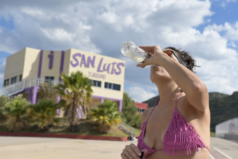 San Luis, Argentina.- En las fotos tomadas el 7 de febrero del 2023, muestra las calles en medio de la ola de calor que atraviesa el país. A una semana de que se desataran los calores extremos en el norte y centro del país, el Servicio Meteorológico Nacional (SMN) activó varias alertas amarillas por tormentas que afectarán a algunos sectores de las provincias de Buenos Aires, La Pampa, Río Negro, Mendoza, La Rioja, Catamarca, Salta y Jujuy. Asimismo, señalaron que, a excepción de Jujuy, Salta y Tucumán, en el resto norte y centro del país continuarán las altas temperaturas.