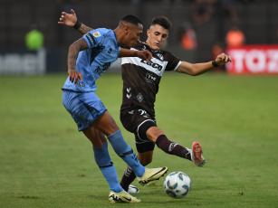 Buenos Aires, Argentina.- In the photos taken on February 15, 2024, during the match between Platense and Belgrano de Córdoba, in a match valid for the fifth date of Zone B of the Professional League Cup in Vicente López. Platense and Belgrano tied 1 to 1. Thus, the "Calamar" was in ninth place in Zone B and the 'Pirata' in the penultimate, without knowing the victory.