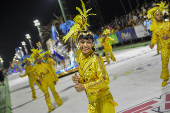 Corrientes, Argentina.- En las fotos tomadas el 13 de febrero del 2024, muestra la fiesta de Carnaval en la Capital de Corrientes que impulsó el turismo, al punto que la ocupación hotelera ascendió al 100% en la primera quincena de febrero, informaron fuentes municipales, con visitantes que, además, colman las playas y "generan un movimiento económico importante en la ciudad".