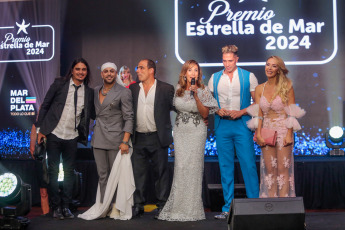 Mar del Plata, Argentina.- En las fotos tomadas el 5 de febrero del 2024, durante la entrega de los premios Premios Estrella de Mar 2024 en Mar del Plata. El grupo de rock "Ciro y Los Persas", encabezado por el ex líder de "Los Piojos" Andrés Ciro Martínez, logró el premio Estrella de Mar de oro, mientras que la humorista y pareja del presidente Javier Milei, Fátima Florez, se adjudicó el galardón como mejor Show de Humor y Producción, en la entrega de estas estatuillas que reconoce a los talentos de la temporada teatral en Mar del Plata.