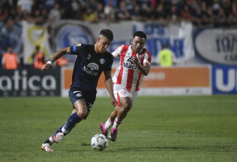 Mendoza, Argentina.- En las fotos tomadas el 15 de febrero del 2024, durante el partido entre Independiente Rivadavia de Mendoza e Instituto de Cordoba, en un partido válido por la quinta fecha de la Zona B de la Copa de la Liga Profesional en el estadio Bautista Gargantini. Instituto de Córdoba logró una victoria como visitante ante Independiente Rivadavia de Mendoza por 2 a 0 y alcanzó a River Plate en la punta de la Zona A de la Copa de la Liga.