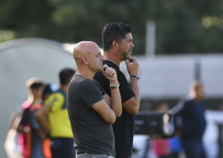 Buenos Aires, Argentina.- En las fotos tomadas el 19 de febrero del 2024, Deportivo Riestra y Atlético Tucumán, se enfrentaron por la sexta fecha de la Copa de la Liga Profesional (LPF) en el estadio del club del Bajo Flores. Deportivo Riestra consiguió su histórico primer triunfo en la Copa de la Liga Profesional al vencer 1-0 a Atlético Tucumán, con el gol de su capitán Milton Céliz, su rival, aún no ganó en lo que va del torneo.