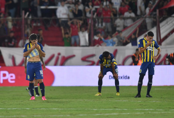 Buenos Aires, Argentina.- En las fotos tomadas el 29 de febrero del 2024, durante el partido entre Huracán y Rosario Central por la octava fecha de la Zona A, en el estadio Tomás Adolfo Ducó. Huracán derrotó 2-0 a Rosario Central y volvió a la victoria luego de 6 fechas (4 derrotas y 2 empates).