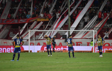 Buenos Aires, Argentina.- En las fotos tomadas el 29 de febrero del 2024, durante el partido entre Huracán y Rosario Central por la octava fecha de la Zona A, en el estadio Tomás Adolfo Ducó. Huracán derrotó 2-0 a Rosario Central y volvió a la victoria luego de 6 fechas (4 derrotas y 2 empates).