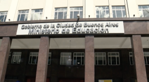 Docentes se manifiestan frente al Ministerio de Educación de la Ciudad de Buenos Aires