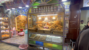 Calles y comercios de la Medina de Fez, Marruecos