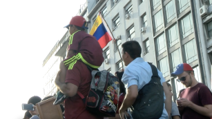 Venezolanos reclaman elecciones libres en Venezuela durante protesta en Buenos Aires en 2019