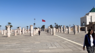 Columnas de la Torre Hasán en Rabat, Marruecos