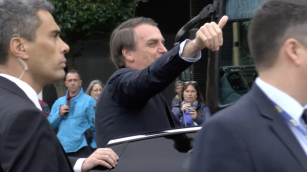 Jair Bolsonaro se retira tras homenaje al General San Martín en Buenos Aires en junio de 2019