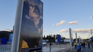 Muestra fotográfica en homenaje a Diego Maradona en Tecnópolis
